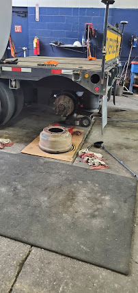 Boss Truck Shop - Photo 4 - Car repair in Elk Run Heights, IA, Waterloo