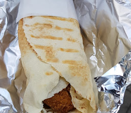Imbiss und Market Alsendiebad , falafel , hummus photo