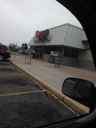 Grocery Store «Save-A-Lot», reviews and photos, 661 E 24th St #810, Holland, MI 49423, USA