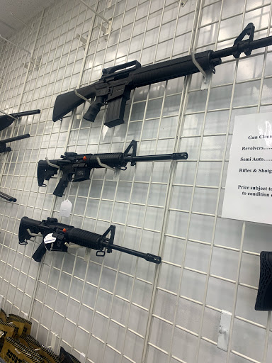 Gun Shop «South Dade Jewelry & Gun Exchange», reviews and photos, 20848 S Dixie Hwy, Miami, FL 33189, USA