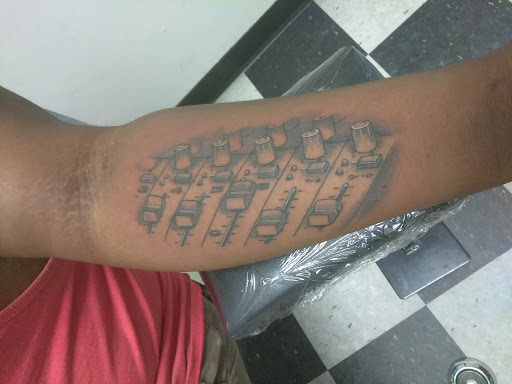 Tattoo Shop «Body Graphics Tattoo Inc», reviews and photos, 73 John Fitch Blvd a, South Windsor, CT 06074, USA