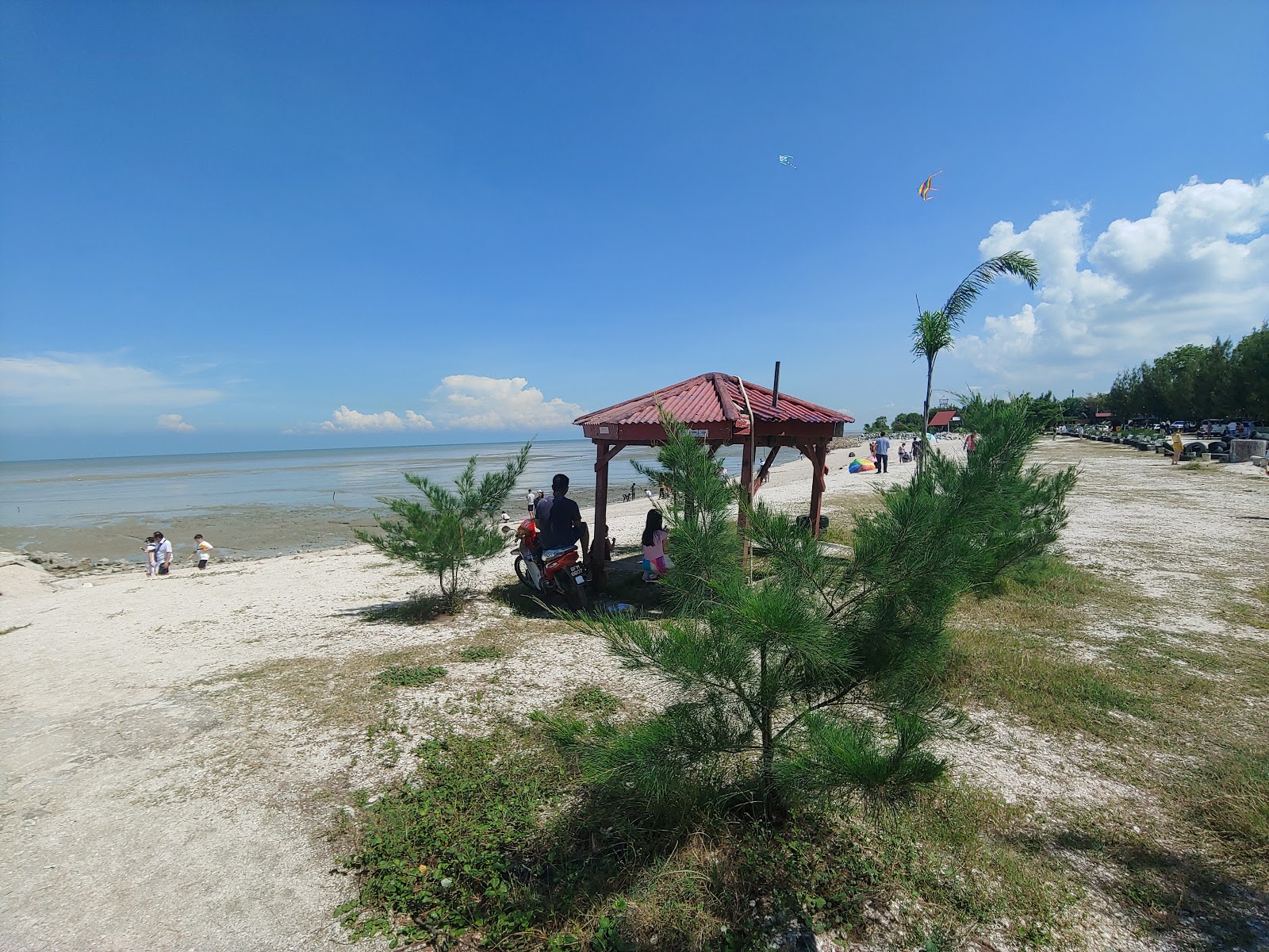 Fotografija Redang Sekinchan Beach in naselje