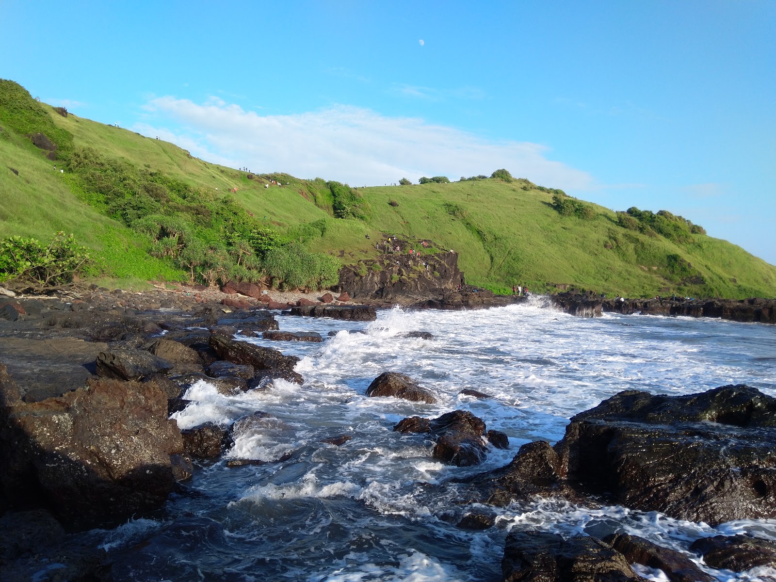 Foto di Aguada Rocky Beach sorretto da scogliere