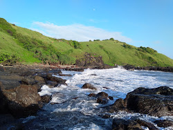 Foto di Aguada Rocky Beach sorretto da scogliere