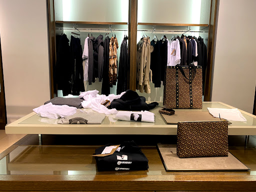 Clothing Store «Burberry Outlet», reviews and photos, 5220 Fashion Outlets Way, Rosemont, IL 60018, USA