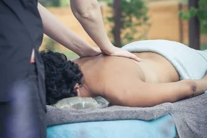 Kassandra BRUNET-MANQUAT - Praticienne Massages Bien-être image