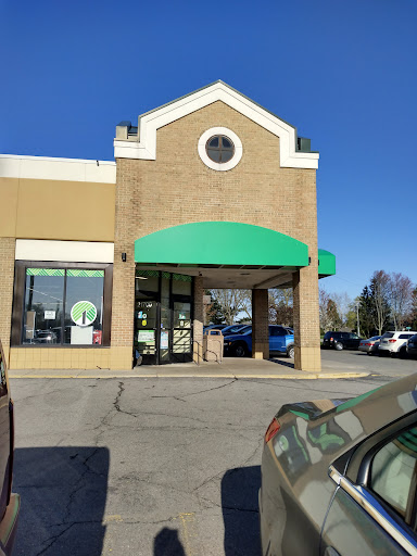 Shopping Mall «Harvard Row Mall», reviews and photos, 21762 W Eleven Mile Rd, Southfield, MI 48076, USA