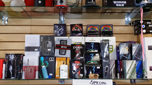 Tobacco Shop «Smoke N Pipes Smoke Shop», reviews and photos, 5306 Washington Ave, Houston, TX 77007, USA