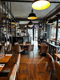 Atmosphère du Restaurant L' Industrie Café à Paris - n°18
