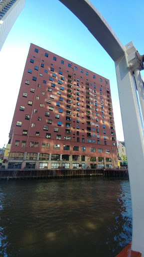 Movie Theater «ShowPlace ICON Theatres at Roosevelt Collection with ICON•X - Chicago», reviews and photos, 1011 S Delano Ct, Chicago, IL 60605, USA