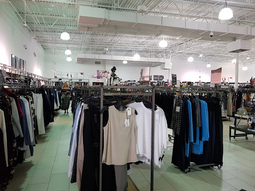 Department Store «Saks OFF 5TH», reviews and photos, 3310 Livermore Outlets Dr, Livermore, CA 94551, USA