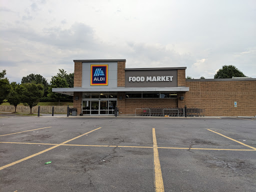 Supermarket «ALDI», reviews and photos, 2715 Peters Creek Pkwy, Winston-Salem, NC 27127, USA