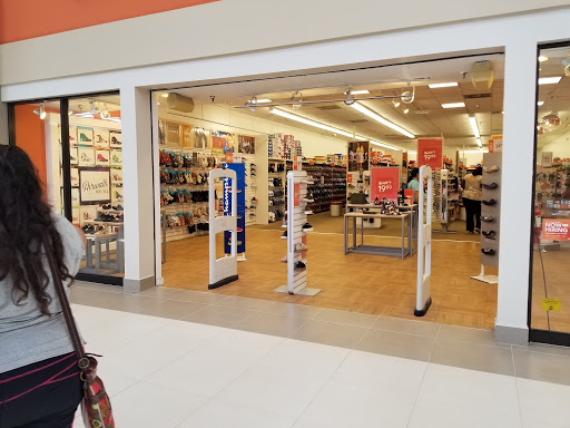 Shopping Mall «Coral Ridge Mall», reviews and photos, 3200 N Federal Hwy, Fort Lauderdale, FL 33306, USA