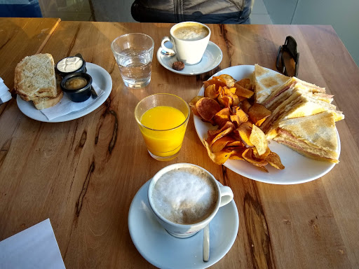 BOW Café, Bar & Bistró