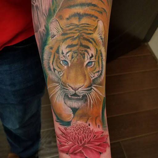 Tattoo Shop «OG Tattoos & Gallery», reviews and photos, 12211 Regency Village Dr #6b, Orlando, FL 32821, USA