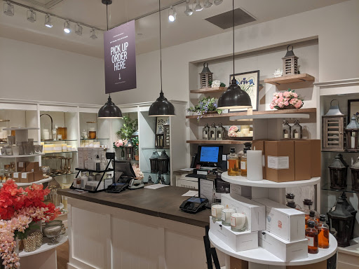 Furniture Store «Pottery Barn», reviews and photos, 321 King St, Charleston, SC 29401, USA