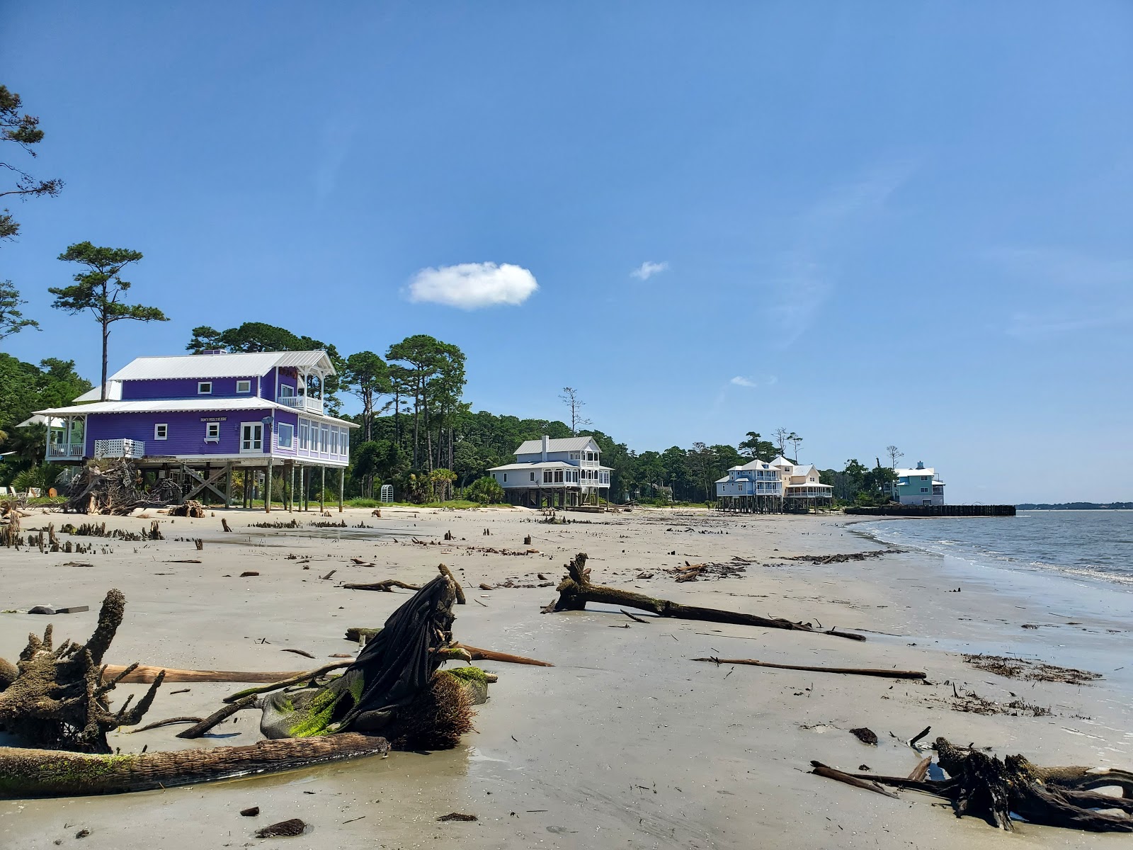 Daufuskie Island的照片 带有碧绿色水表面