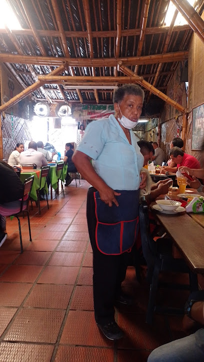 Restaurante y Asadero Mi Negra y Yo - Carrera 12 #5-2 a 5-112, El Cerrito, Valle del Cauca, Colombia