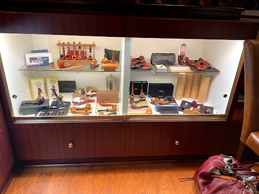 Tobacco Shop «Old Virginia Tobacco Co», reviews and photos, 5860 Kingstowne Ctr # 160, Alexandria, VA 22315, USA