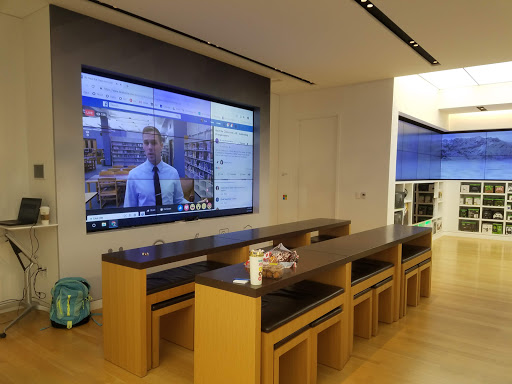 Computer Store «Microsoft Store», reviews and photos, 160 N Gulph Rd, King of Prussia, PA 19406, USA
