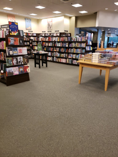 Book Store «Barnes & Noble», reviews and photos, 112 Eisenhower Pkwy, Livingston, NJ 07039, USA