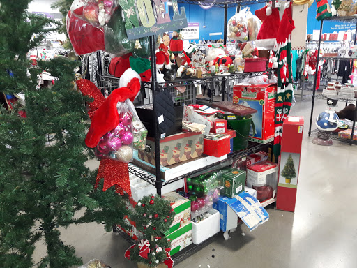 Thrift Store «Pebble Creek Goodwill Retail Store & Donation Center», reviews and photos, 15433 W McDowell Rd, Goodyear, AZ 85395, USA