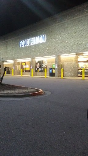 Grocery Store «Food Lion», reviews and photos, 1202 W Broad St, Elizabethtown, NC 28337, USA