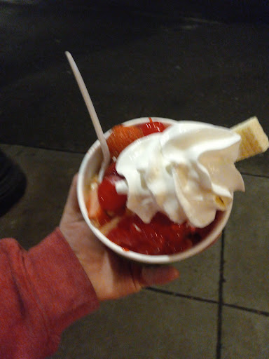 Frozen Yogurt Shop «TartBerry», reviews and photos, 915 SW 9th Ave, Portland, OR 97205, USA