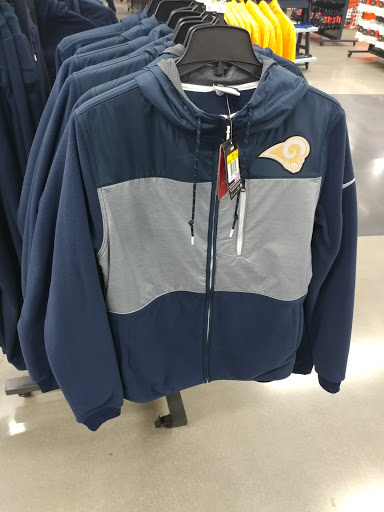 Stores to buy men's tracksuits Los Angeles