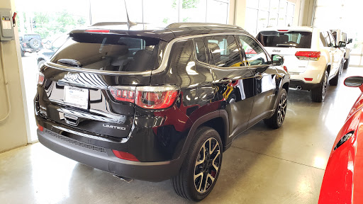 Car Dealer «Wickstrom Chrysler Jeep Dodge Ram», reviews and photos, 660 W Northwest Hwy, Barrington, IL 60010, USA