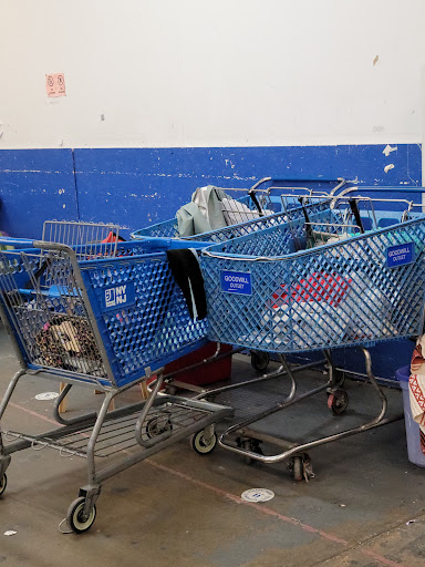 Thrift Store «Goodwill Industries Outlet Store & Donation Center», reviews and photos, 47-47 Van Dam St, Queens, NY 11101, USA