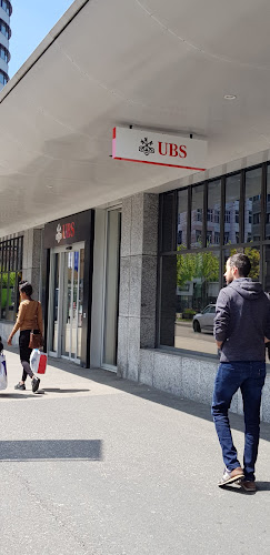 Rezensionen über UBS Agence in La Chaux-de-Fonds - Bank