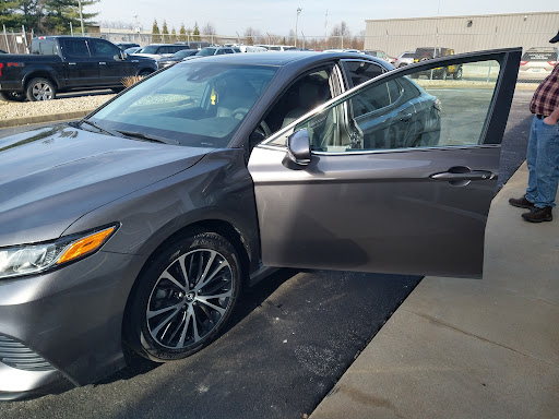 Auto Repair Shop «Oxmoor Collision Repair Center», reviews and photos, 11505 Electron Dr, Louisville, KY 40299, USA