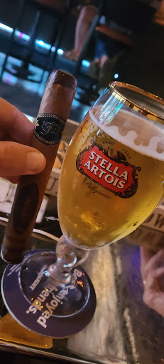 Bar «Admiral Cigar Club», reviews and photos, 4940 New Broad St, Orlando, FL 32814, USA