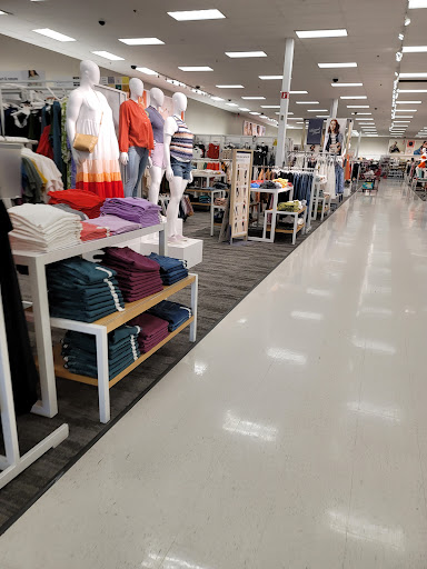 Department Store «Target», reviews and photos, 160 N Research Pl, Central Islip, NY 11722, USA
