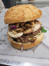 Plats et boissons du Restaurant de hamburgers Food truck Breizh Mêm à Saint-Aubin-d'Aubigné - n°1