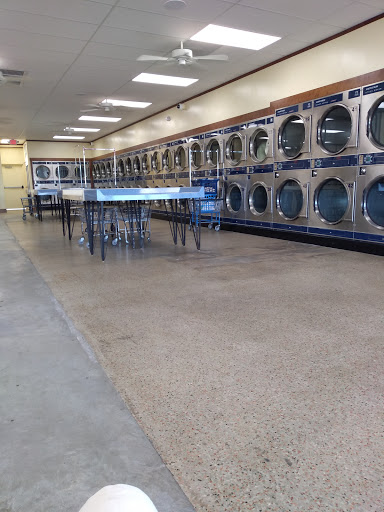 Shopping Mall «Strawberry Hill Shopping Center», reviews and photos, 3402 W Baker St, Plant City, FL 33563, USA