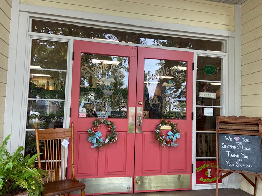 Apple Core Antiques & Gifts, 2627 Curry Ford Rd, Orlando, FL 32806, USA, 