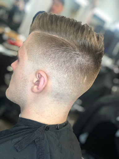 Barber Shop «Razor Sharp Cutz Barber Shop», reviews and photos, 459 Plaza Dr, Eustis, FL 32726, USA