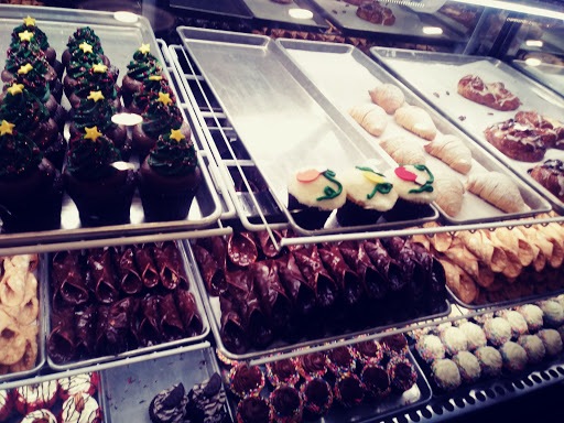 Shopping Mall «The Gallery at Westbury Plaza», reviews and photos, 900 Old Country Rd, Garden City, NY 11530, USA