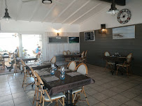 Atmosphère du Restaurant de fruits de mer LES VIVIERS - Restaurant à Rivedoux-Plage - n°6