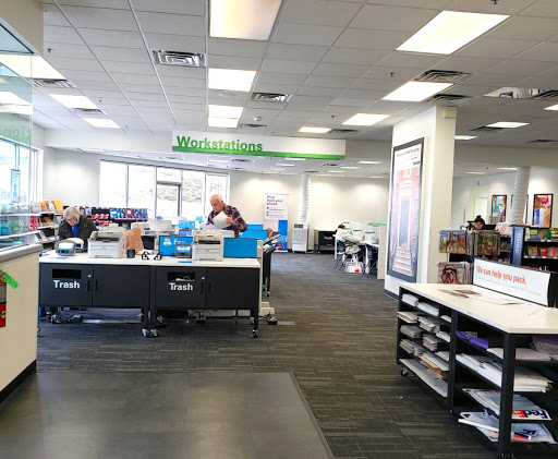 Print Shop «FedEx Office Print & Ship Center», reviews and photos, 2518 Green Bay Rd, Evanston, IL 60201, USA