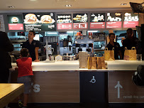 Atmosphère du Restauration rapide McDonald's Sèvres à Sèvres - n°1