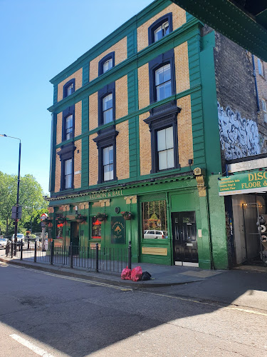 Reviews of Salmon & Ball in London - Pub
