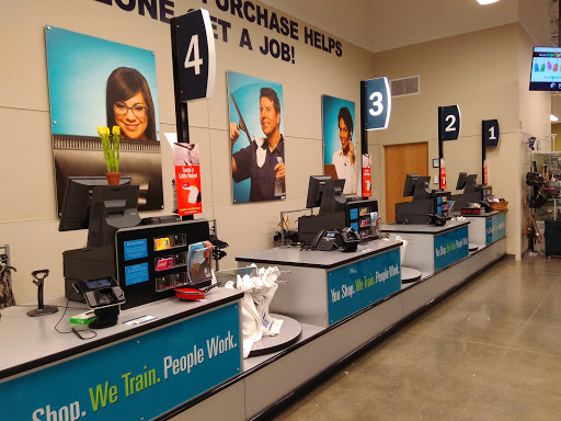 Thrift Store «Goodwill Store & Donation Center», reviews and photos, 5518 Touhy Ave, Skokie, IL 60077, USA