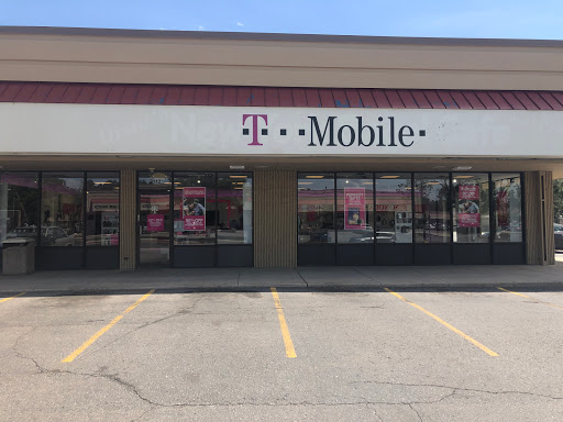 T-Mobile, 3112 S Parker Rd a, Aurora, CO 80014, USA, 