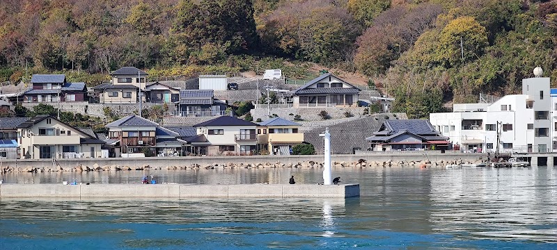 有津港矢崎防波堤灯台