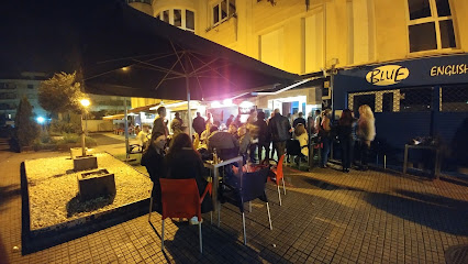 Warhol Café - P.º Ostende, 36, Local Bajo 2, 39700 Castro-Urdiales, Cantabria, Spain