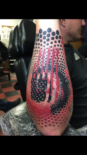 Tattoo Shop «Hall of Tattoos», reviews and photos, 328 E Main St, Norman, OK 73069, USA