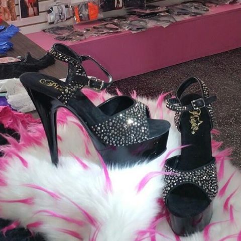 Shoe Store «FunkyPair.com», reviews and photos, 14632 Beach Blvd, Westminster, CA 92683, USA